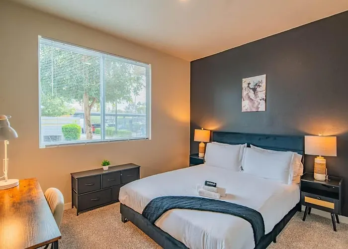 Chic 2bd Pool Gym Parking Wd Sleeps8 Apartment Tempe