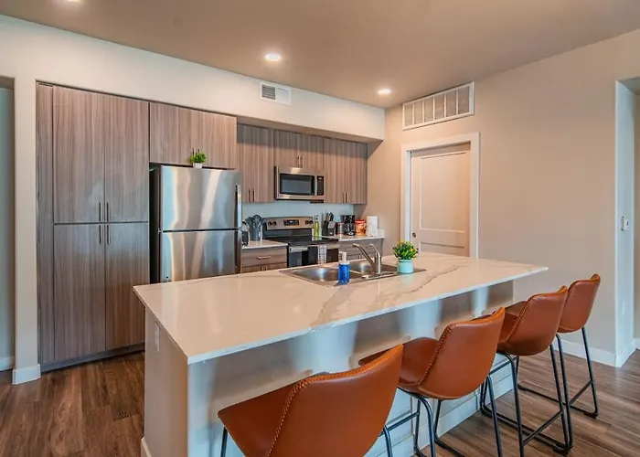 Apartment Chic 2bd Pool Gym Parking Wd Sleeps8